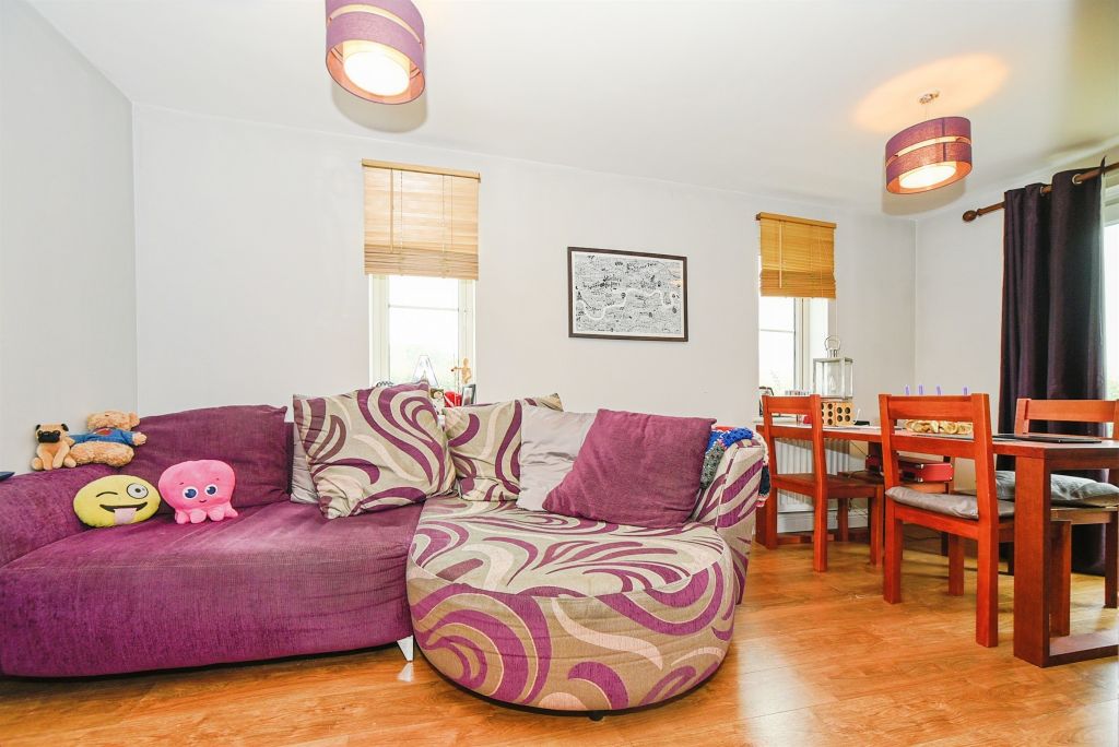 Property photo 3 of 11