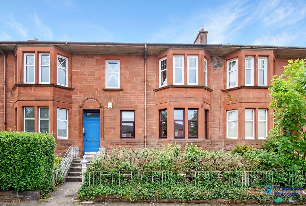 Property photo 1 of 12 2 Bedroom Flat For Sale