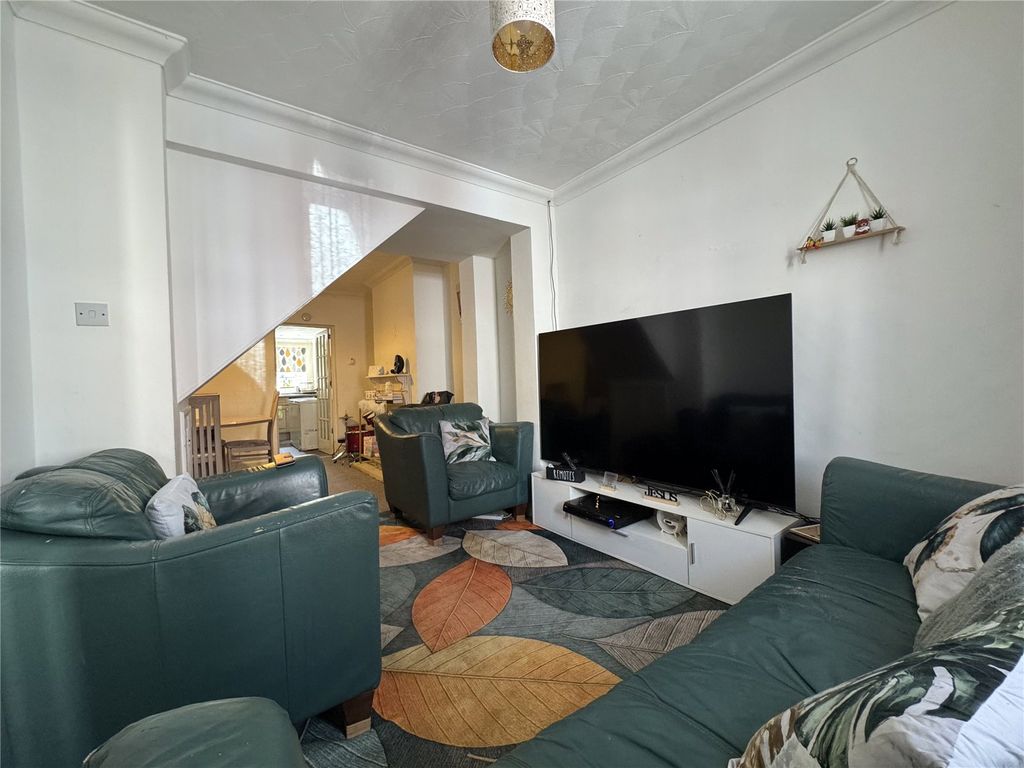 Property photo 2 of 8 Picture No. 10