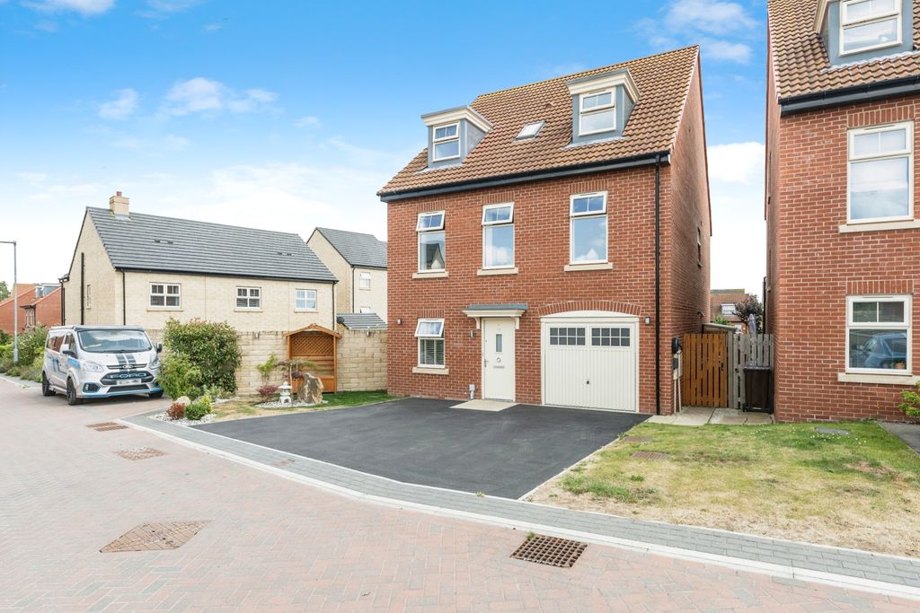 Property photo 1 of 22