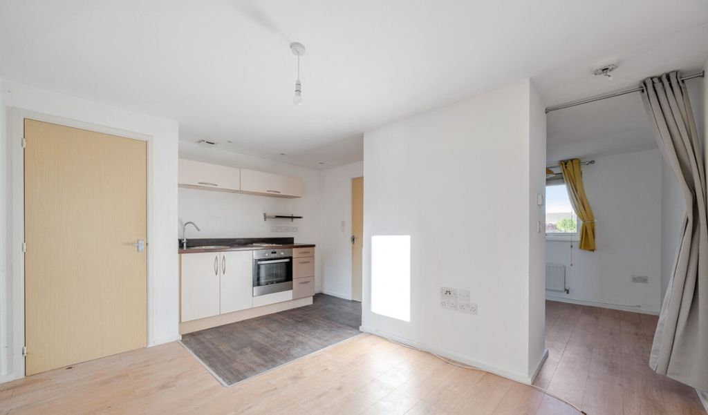 Property photo 2 of 5