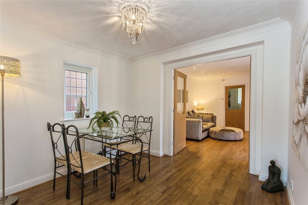 Property photo 3 of 20 Dining Room