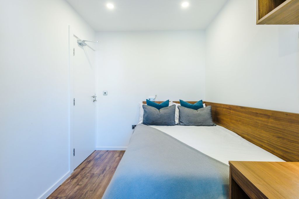 Property photo 3 of 26 Jesmond View, Block B, Flat 11, Bedroom 10