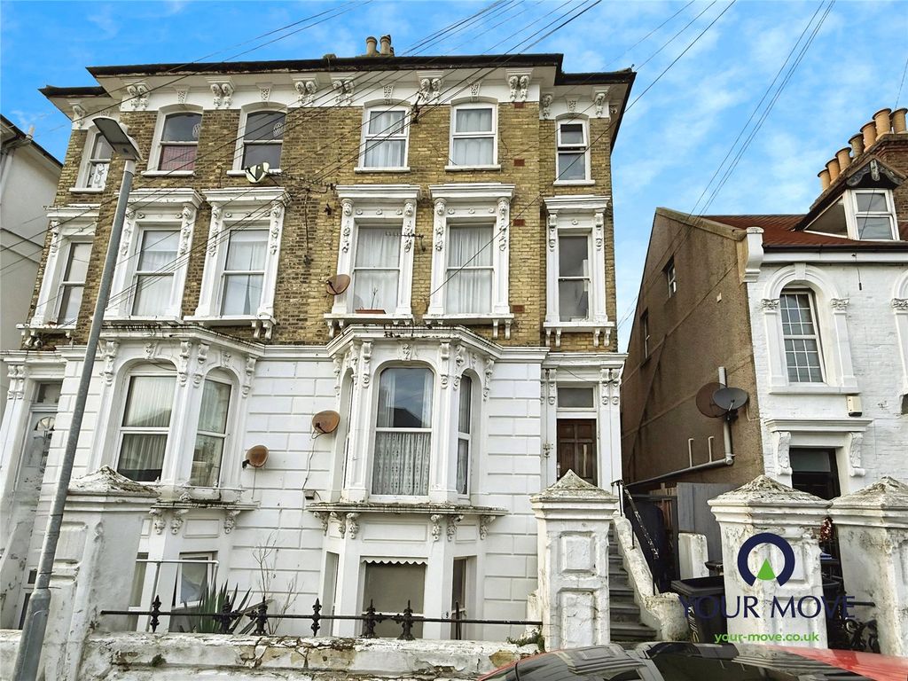 Property photo 1 of 8 External