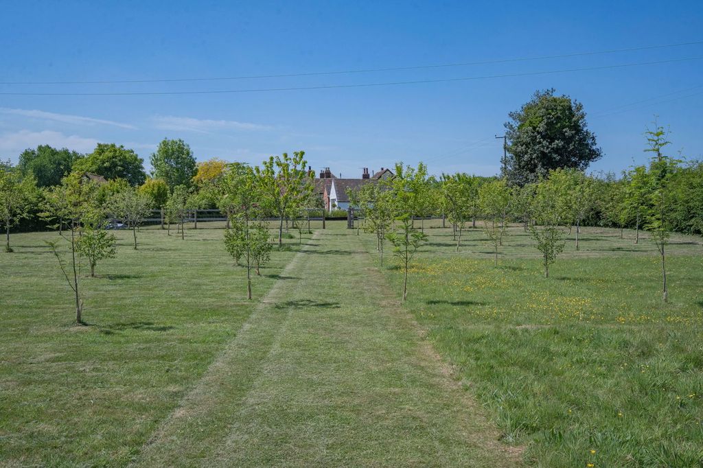 Property photo 3 of 28