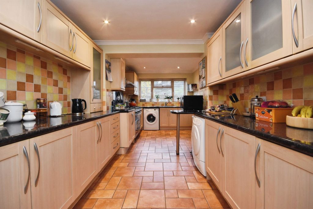 Property photo 2 of 20