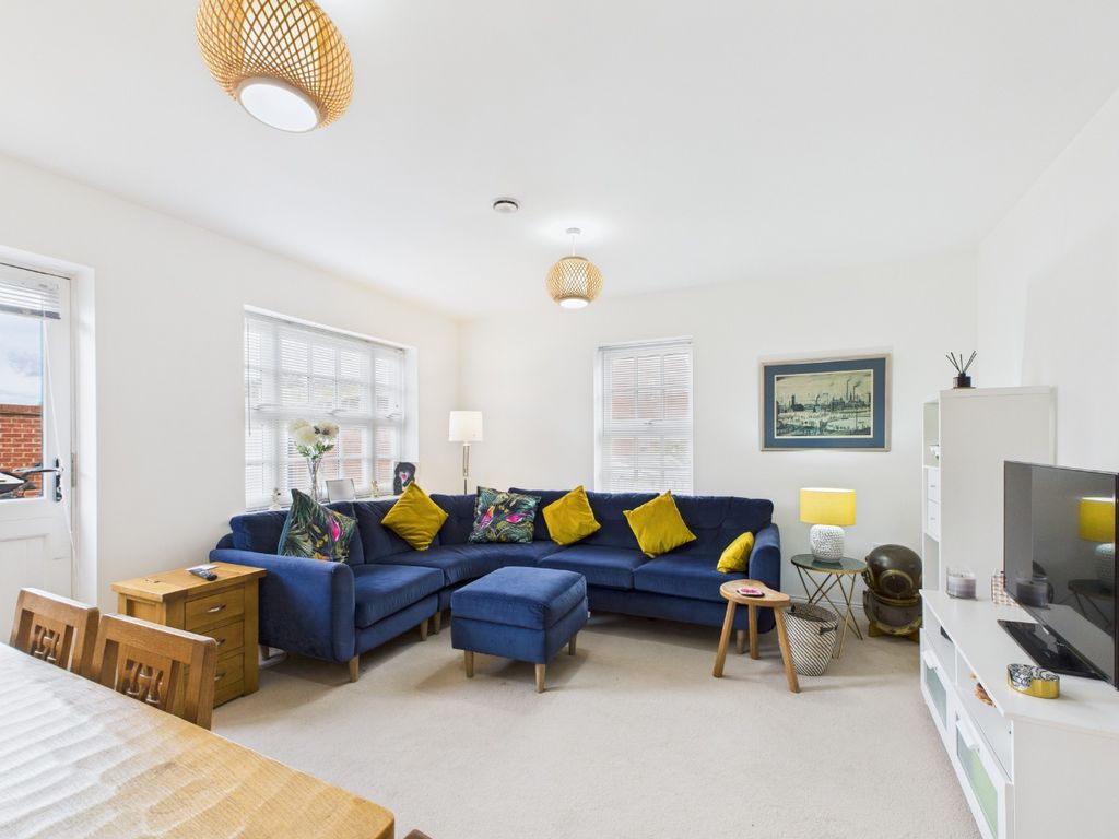 Property photo 2 of 20 4608355