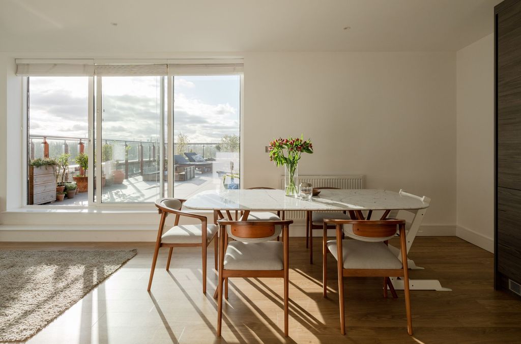 Property photo 2 of 37