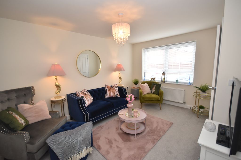 Property photo 2 of 13 Lounge