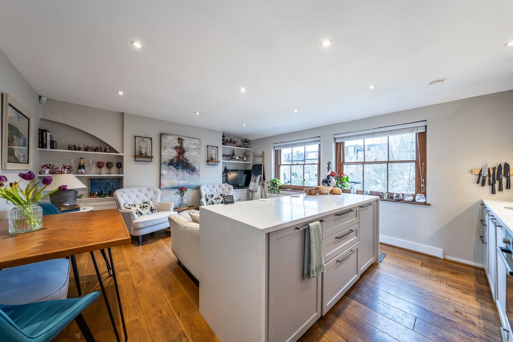 Property photo 2 of 6