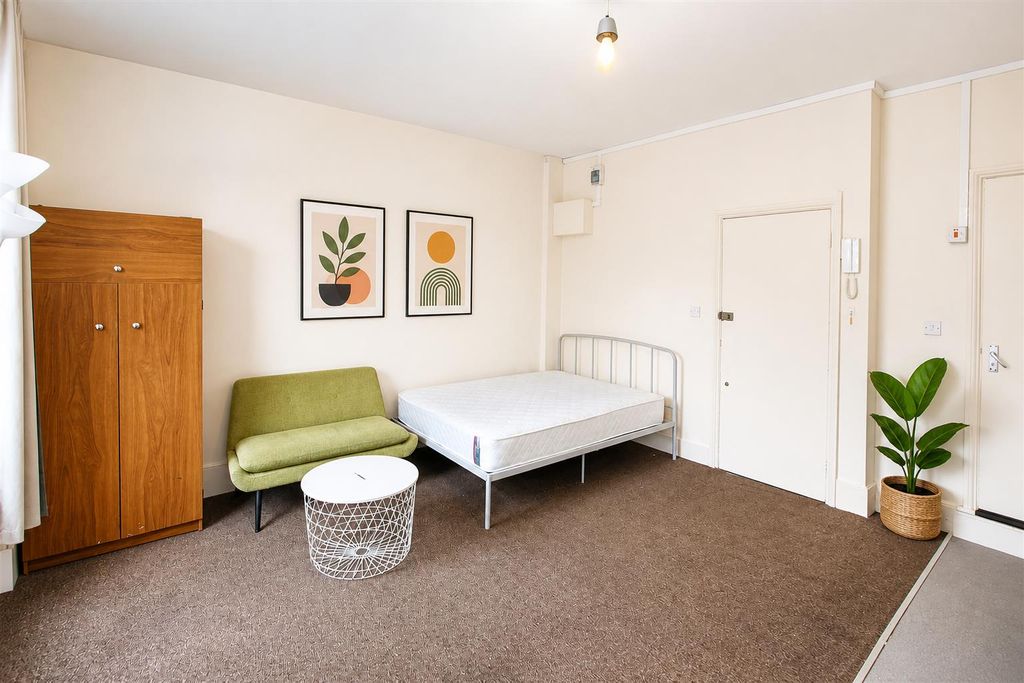 Property photo 2 of 4