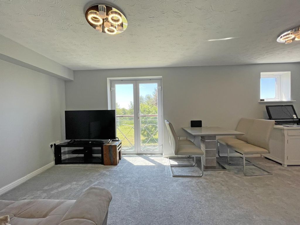 Property photo 2 of 13 Aberdeen Avenue 154c - Living Room 1.Jpg