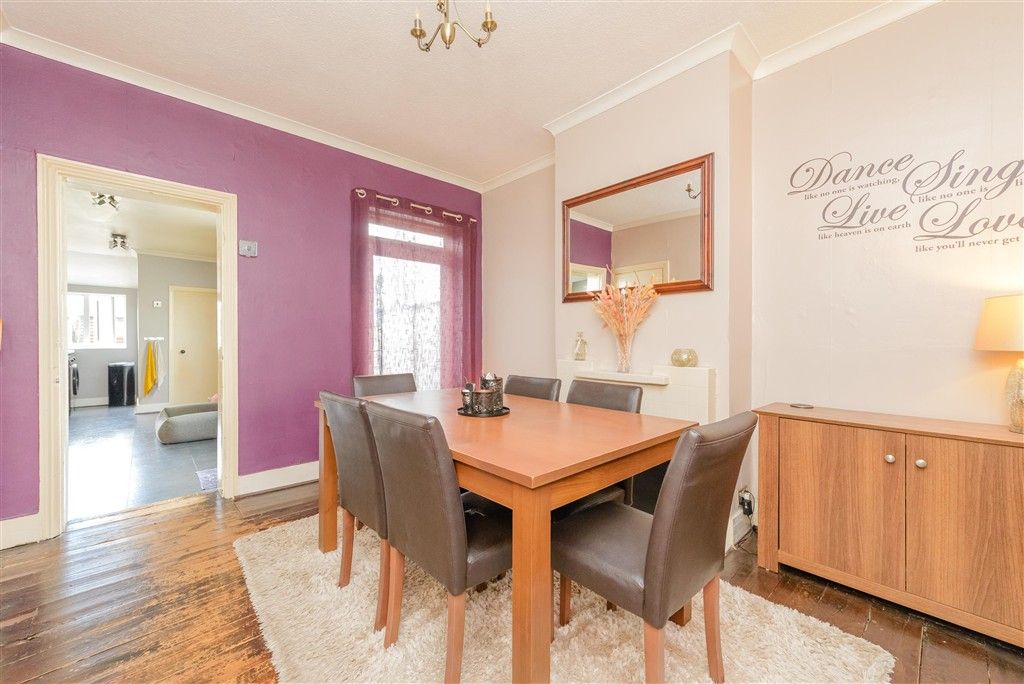 Property photo 2 of 11 Dining Area