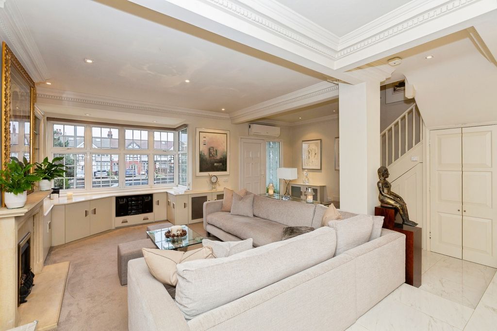 Property photo 2 of 33 Pbox-Img.Jpg