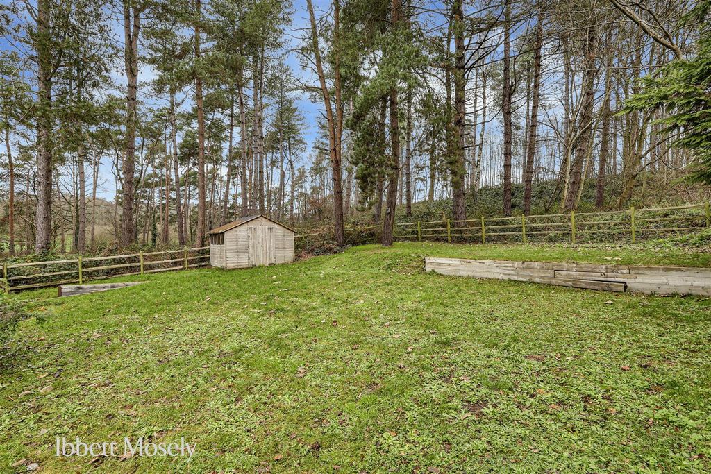 Property photo 2 of 19 23 Garden.Jpg
