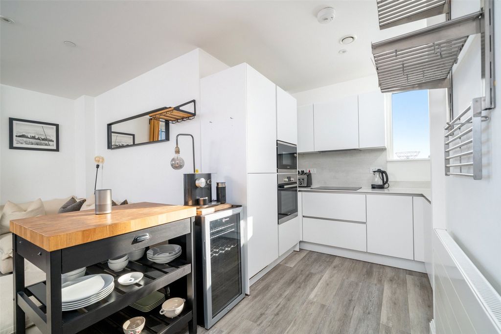 Property photo 3 of 35 Preception