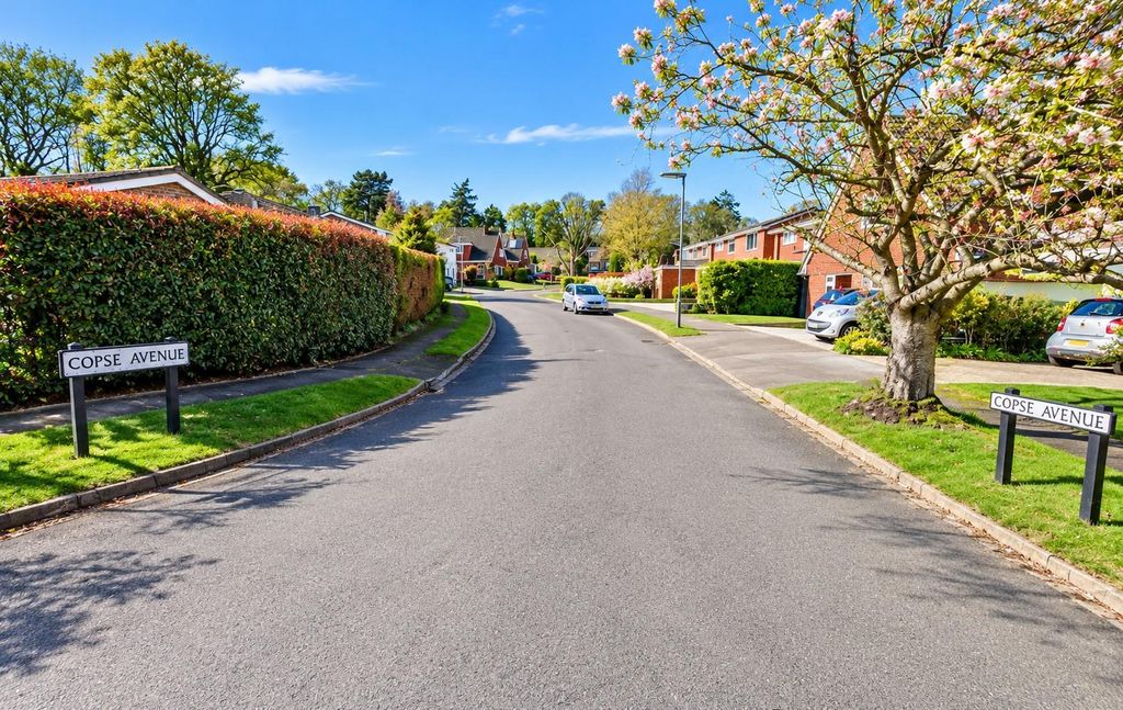 Property photo 2 of 4 Copse Avenue