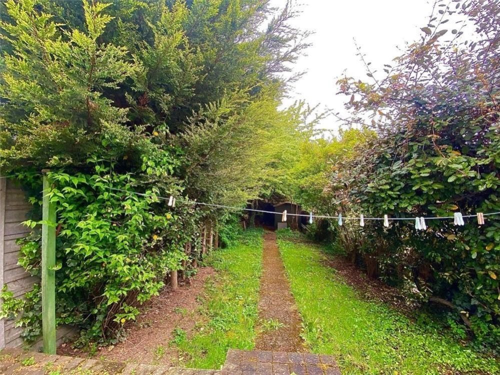 Property photo 2 of 11 Garden