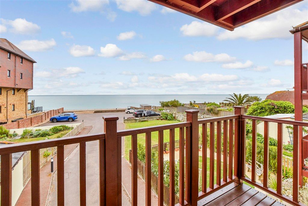 Property photo 2 of 11 Balcony / Terrace
