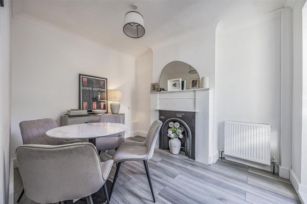Property photo 2 of 17 29 Addison Road, Southsea-Porticomarketing-Soldby-
