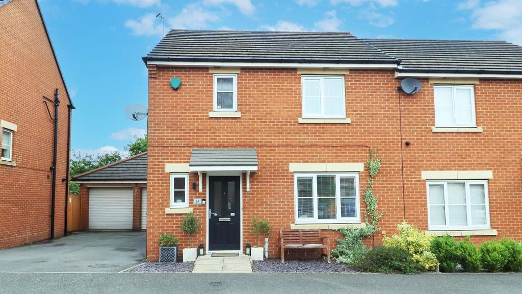 Property photo 1 of 11 External