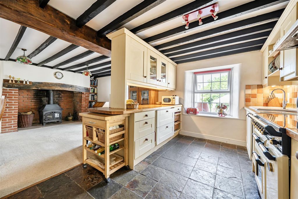 Property photo 3 of 27 Kitchen/Dining Room
