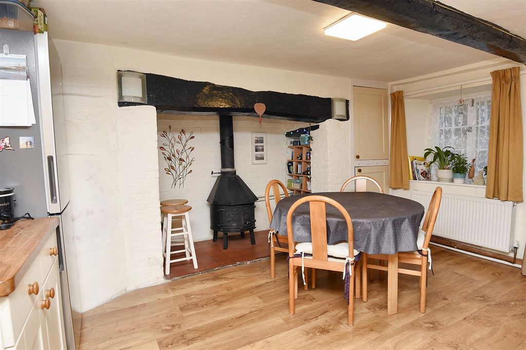 Property photo 3 of 10 Dining Area