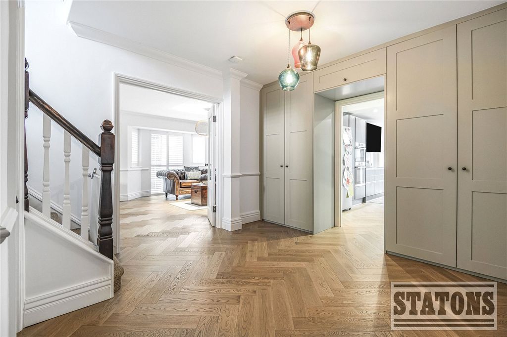 Property photo 2 of 26 Picture No. 62