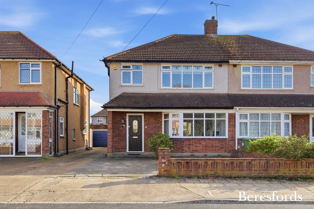 Property photo 1 of 19 Front