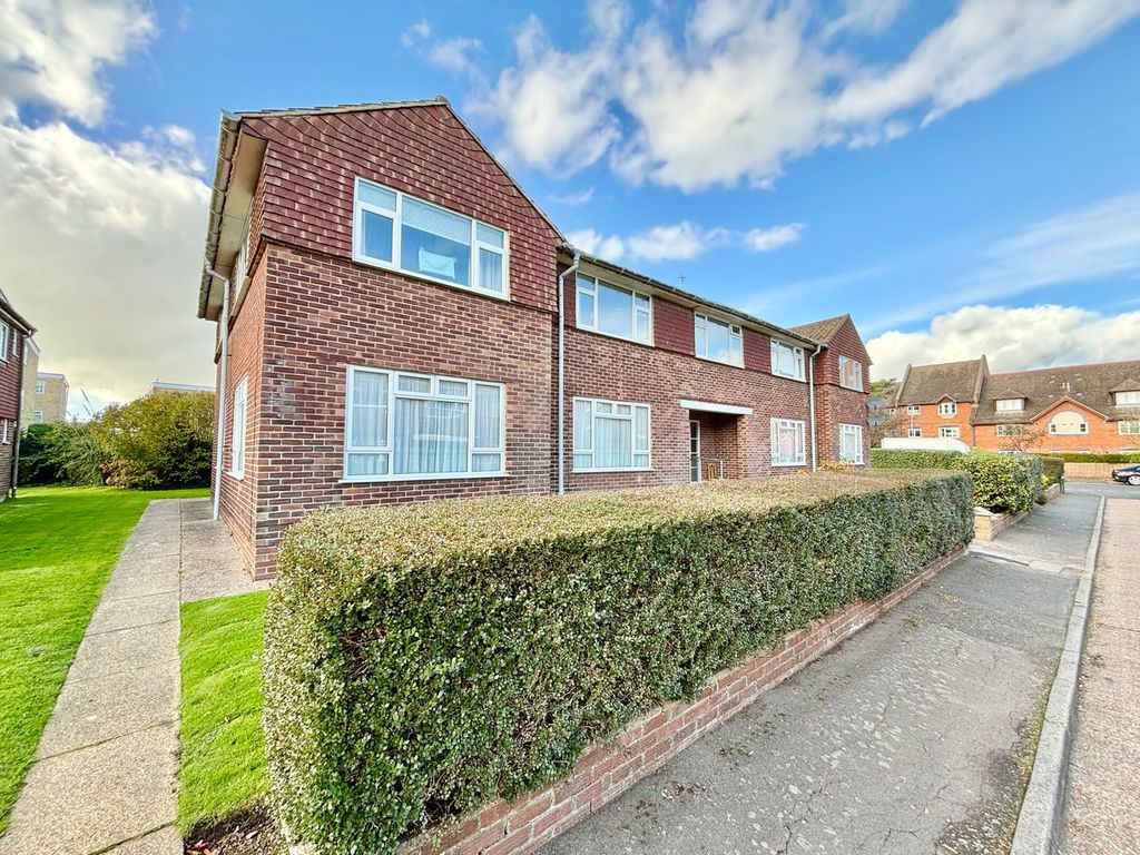 Property photo 1 of 18