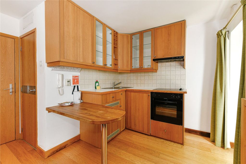 Property photo 3 of 6 Picture No. 22