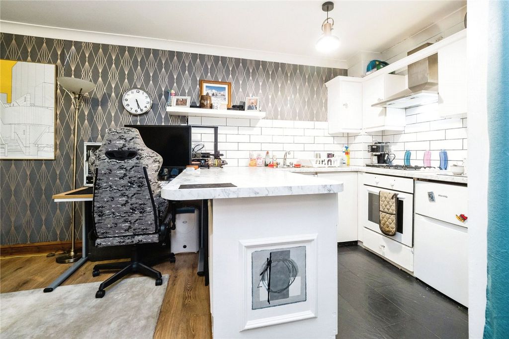 Property photo 3 of 9 Picture No. 12