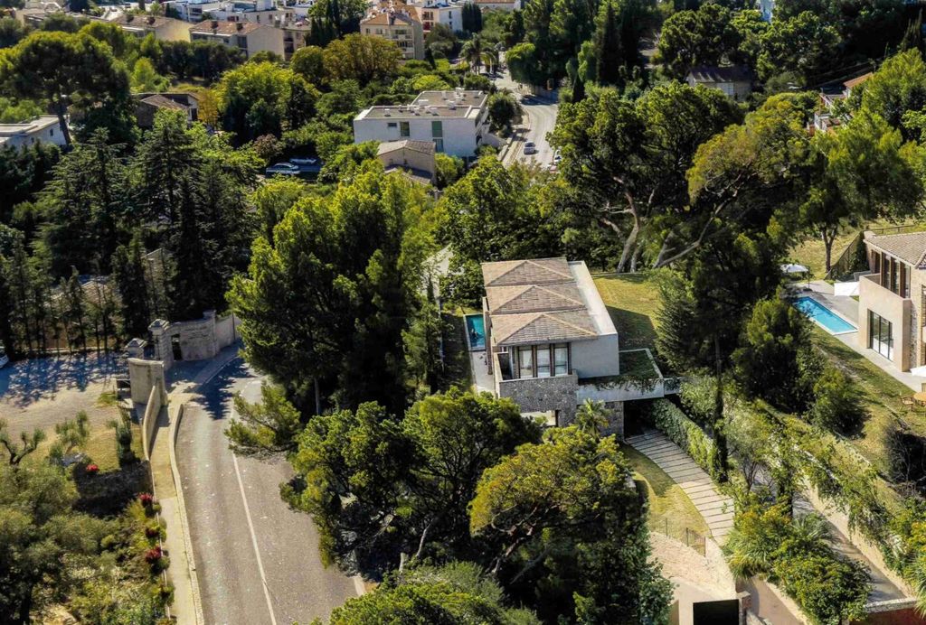 Property photo 2 of 4