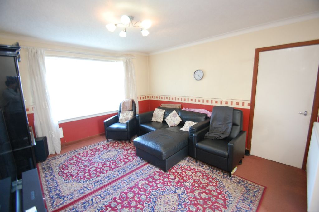 Property photo 3 of 16 5061992