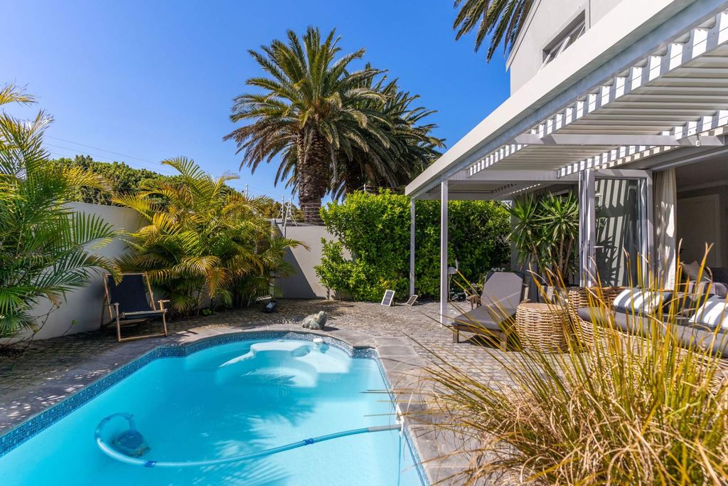 Property photo 3 of 43