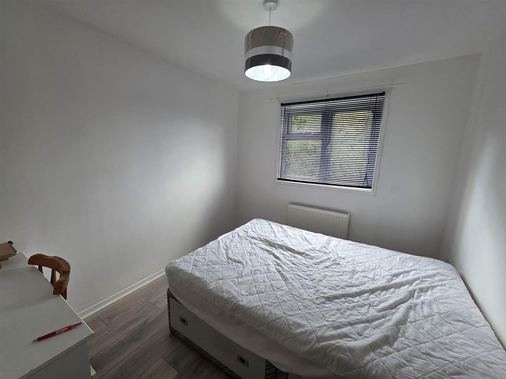 Property photo 2 of 12 Bedroom 3