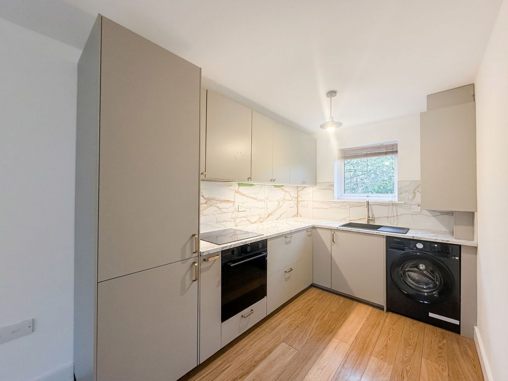 Property photo 1 of 10 Kitchen