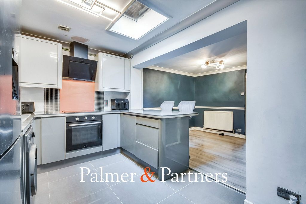 Property photo 3 of 11 Picture No. 10