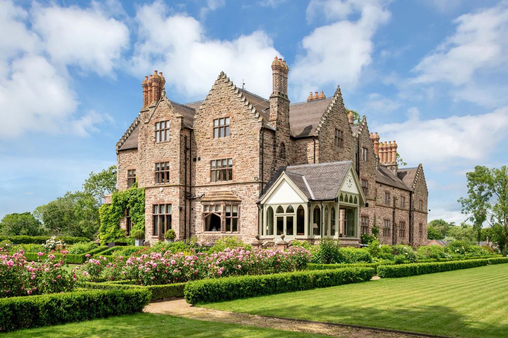 Property photo 1 of 40 Little Onn Hall