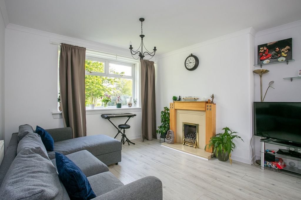 Property photo 2 of 40