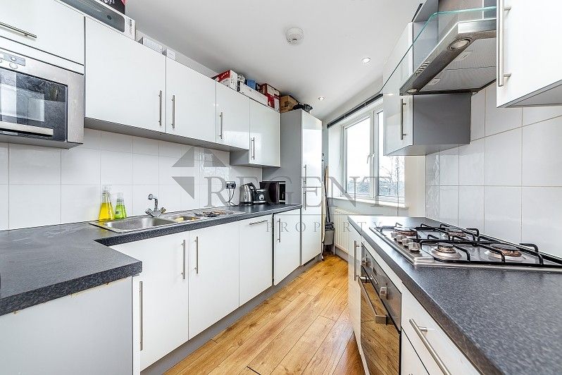 Property photo 2 of 5 Kitchen