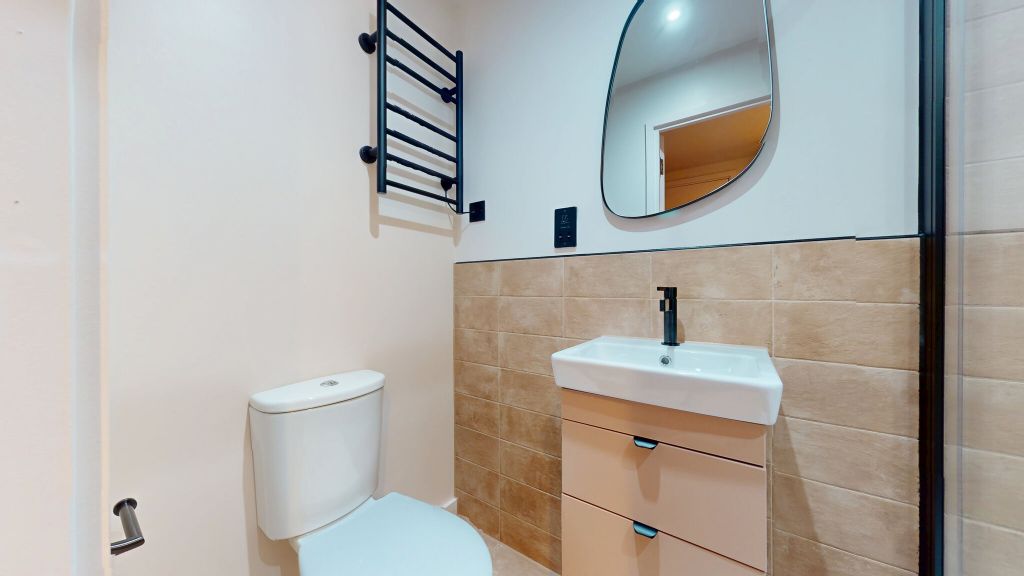 Property photo 3 of 25 Bathroom