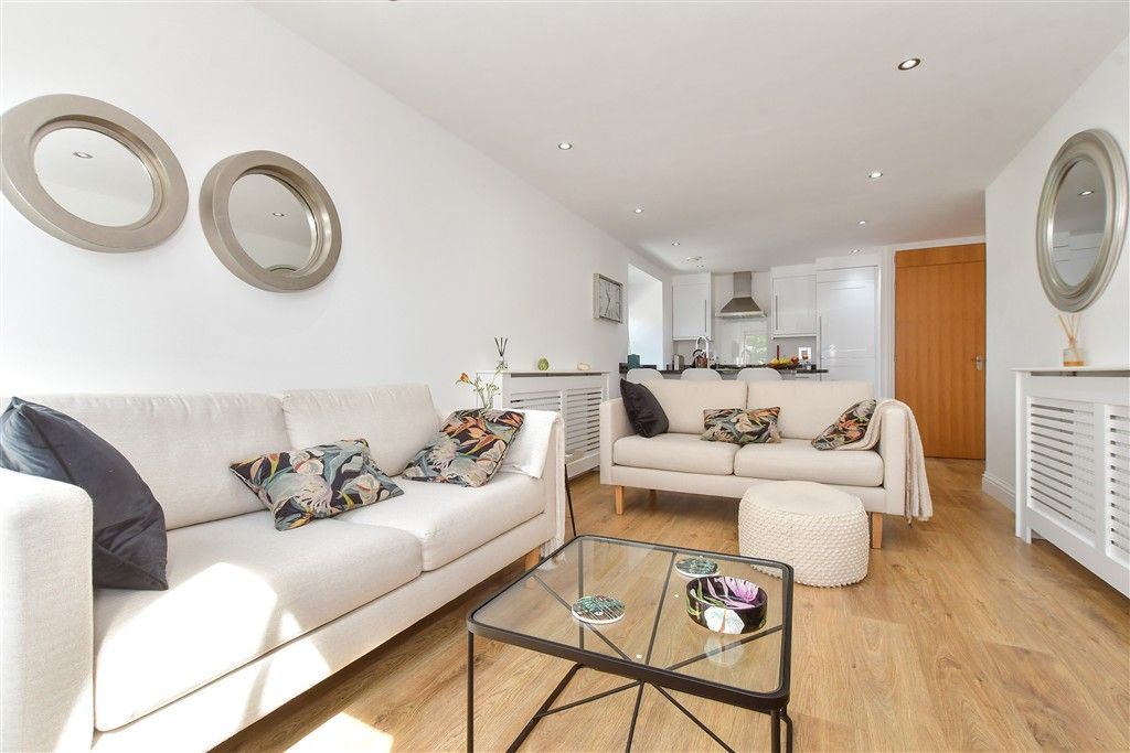 Property photo 2 of 12 Kitchen/ Lounge/ Diner