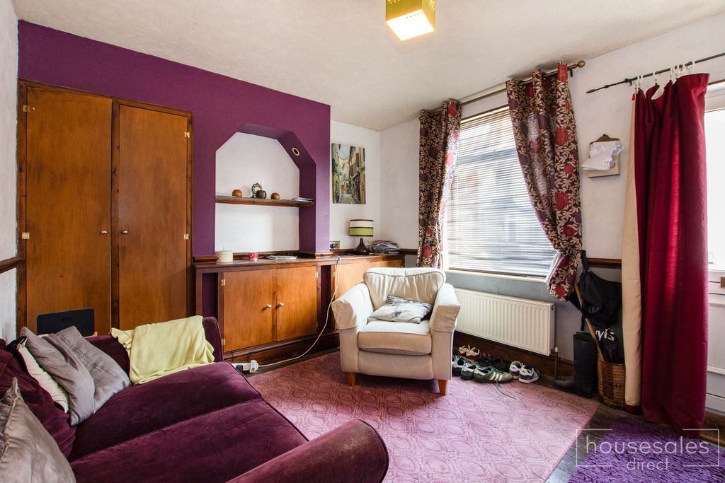 Property photo 3 of 12