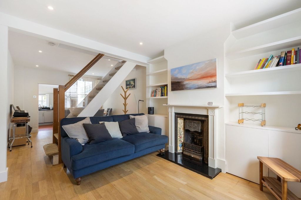 Property photo 2 of 13 5411871