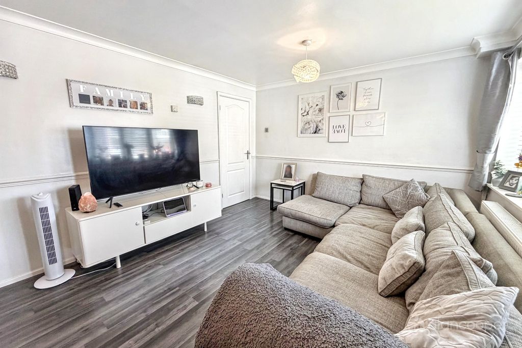 Property photo 3 of 16 5155263