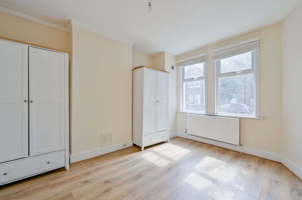 Property photo 3 of 5