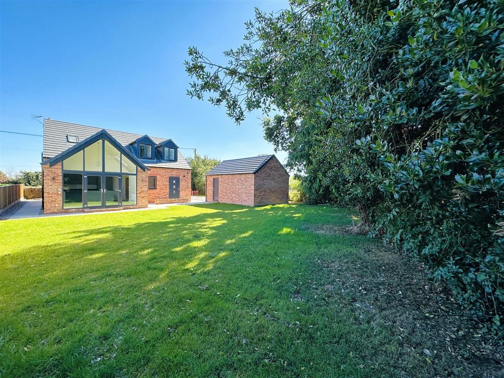 Property photo 3 of 24