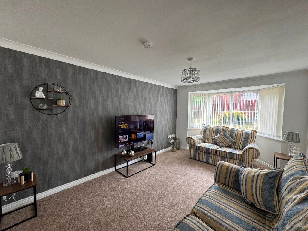 Property photo 3 of 27