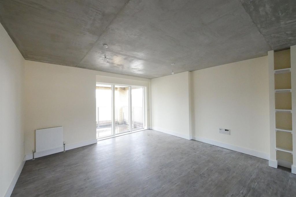 Property photo 3 of 9